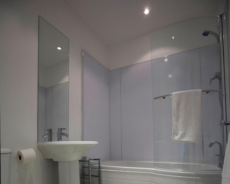 Aberdeen Serviced Apartments - The Lodge Exteriör bild